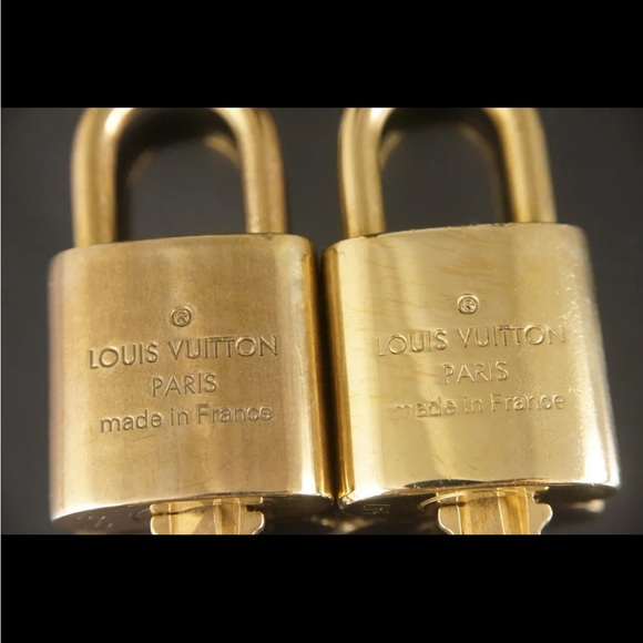 *FIRM* Authentic Louis Vuitton Lock and Key Set - Picture 6 of 13